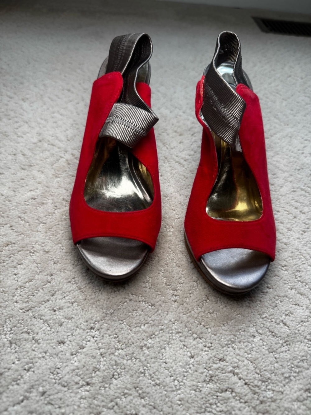 Carlos Santana Coral Suede Open-Toe Heels with Metallic Accent size 6